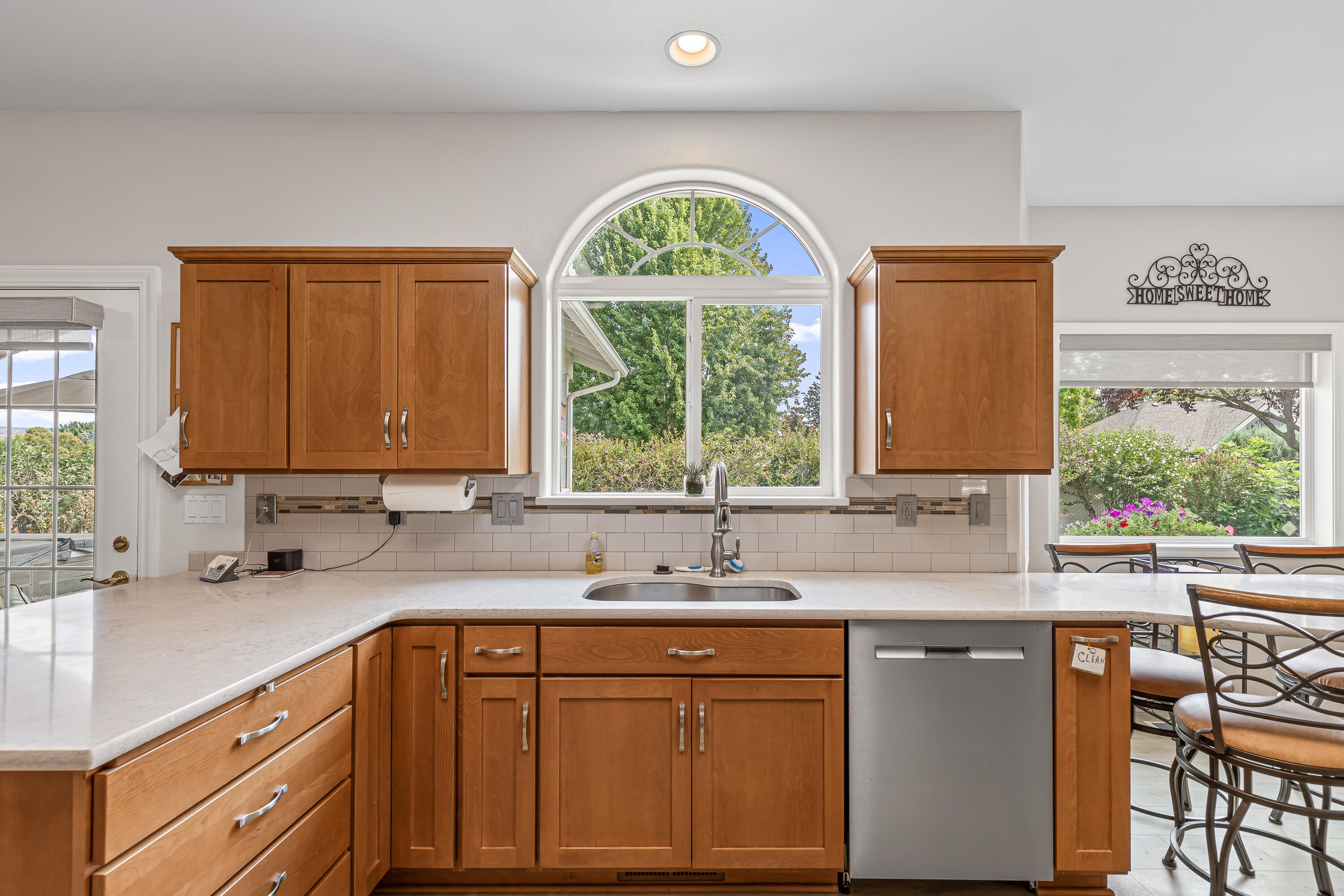 3821 Hilsinger Road Phoenix, OR 97535 - Photo 11 of 47 Kitchen
