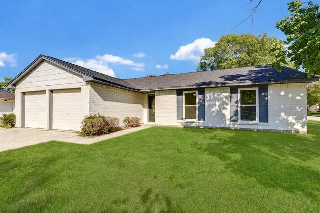 $2,150 | 16813 Glen Eagle Drive North, Conroe, TX 77385