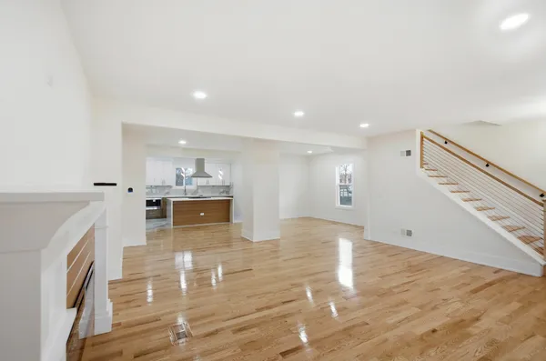 $489,900 | 645 East Calhoun Street, Woodstock, IL 60098