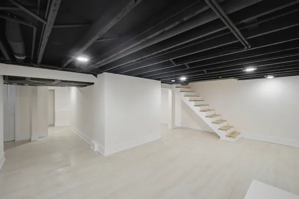 $489,900 | 645 East Calhoun Street, Woodstock, IL 60098