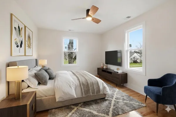 $489,900 | 645 East Calhoun Street, Woodstock, IL 60098