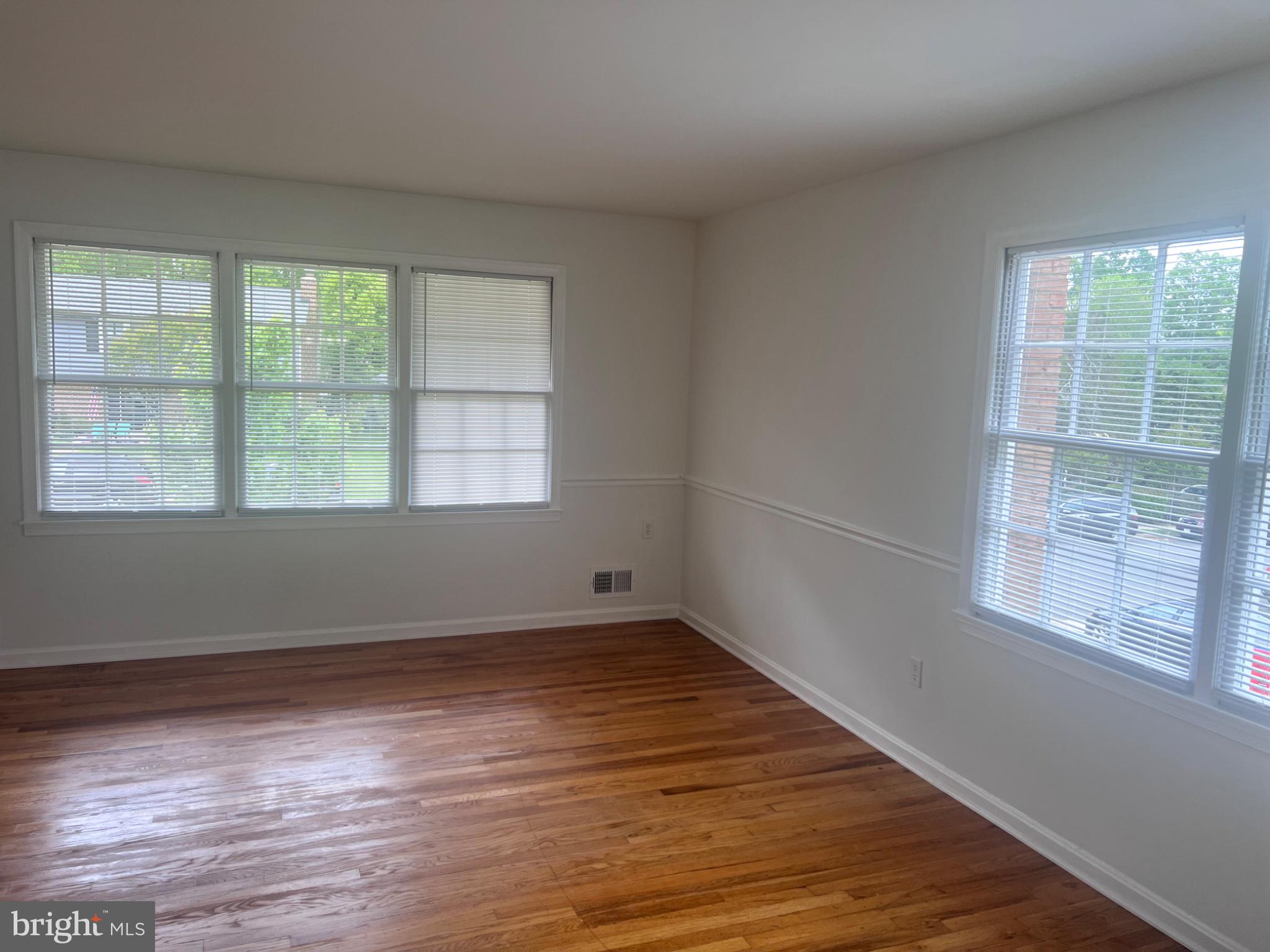 13235 Sturbridge Road Woodbridge, VA 22192 - Photo 20 of 53 Bright and airy living space awaits.