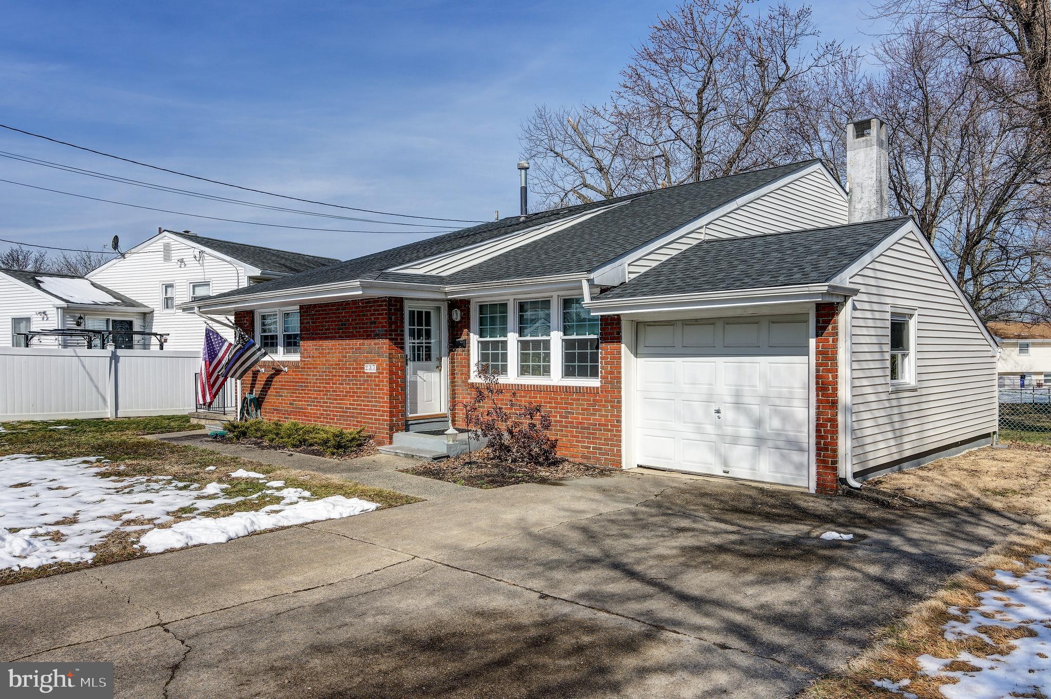237 Creek Road Bellmawr, NJ 08031 - Photo 3 of 35