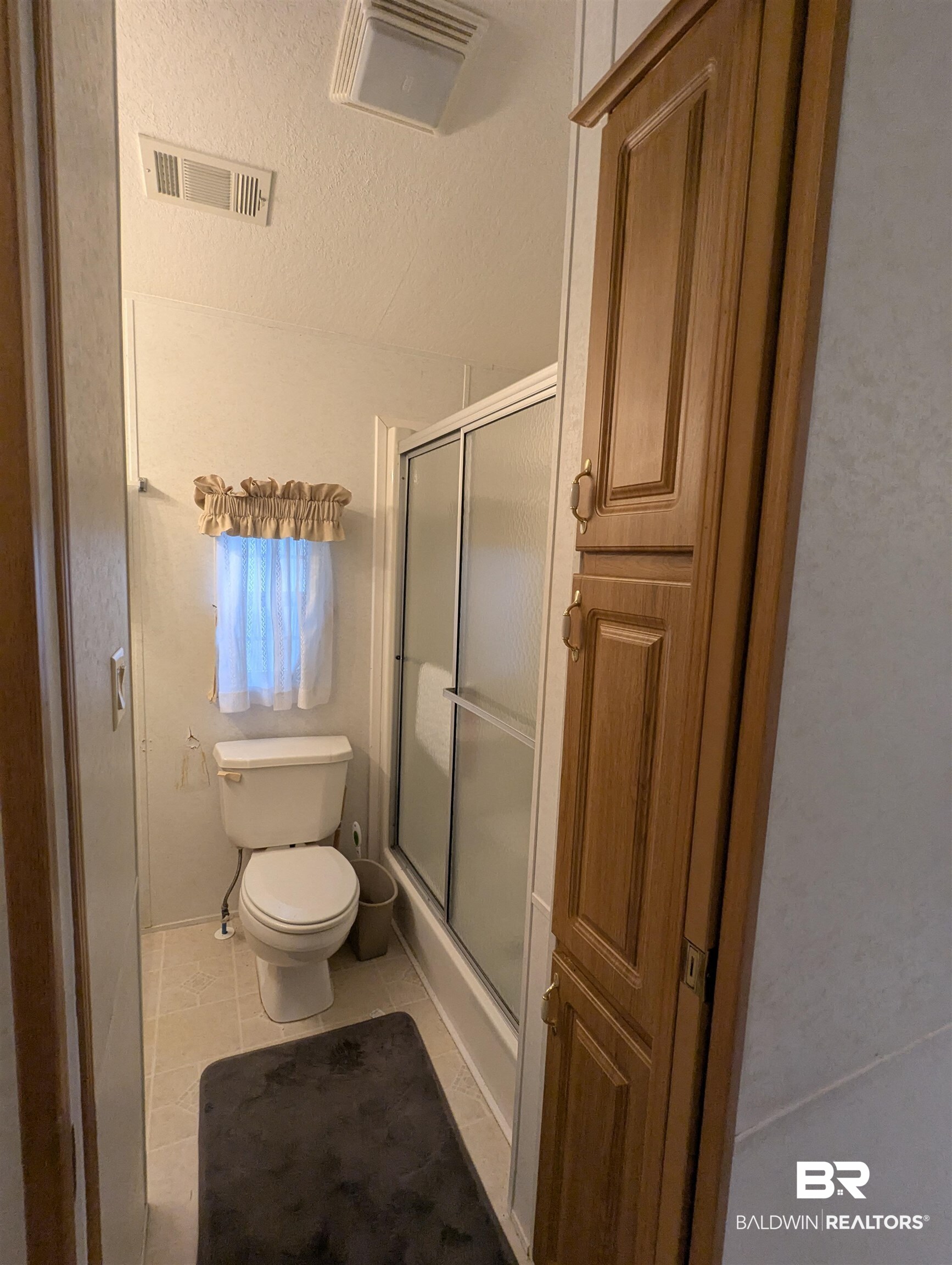 24711 Miflin Road, Unit D8 Elberta, AL 36530 - Photo 38 of 62 Main Bathroom