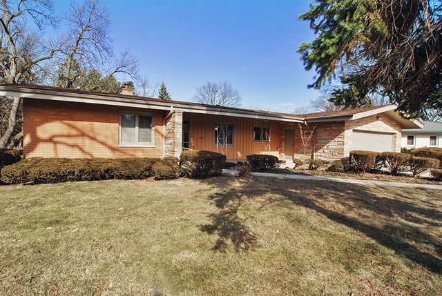 294 Gatesby Road Riverside, IL 60546 - Photo 1 of 25