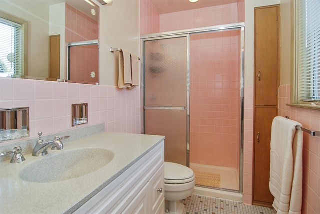 294 Gatesby Road Riverside, IL 60546 - Photo 11 of 25