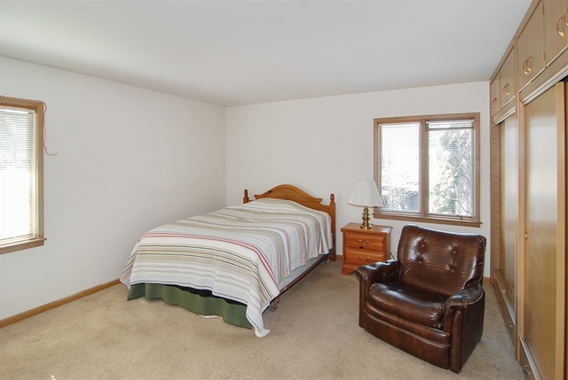 294 Gatesby Road Riverside, IL 60546 - Photo 12 of 25