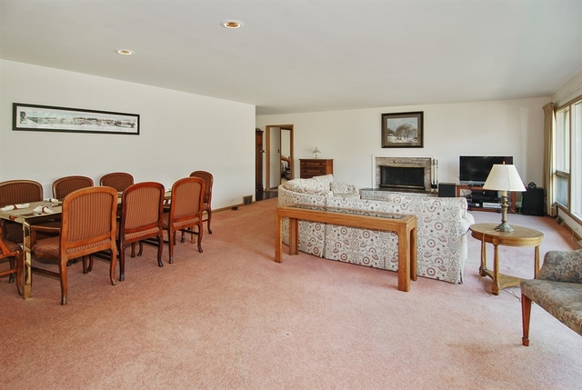 294 Gatesby Road Riverside, IL 60546 - Photo 4 of 25