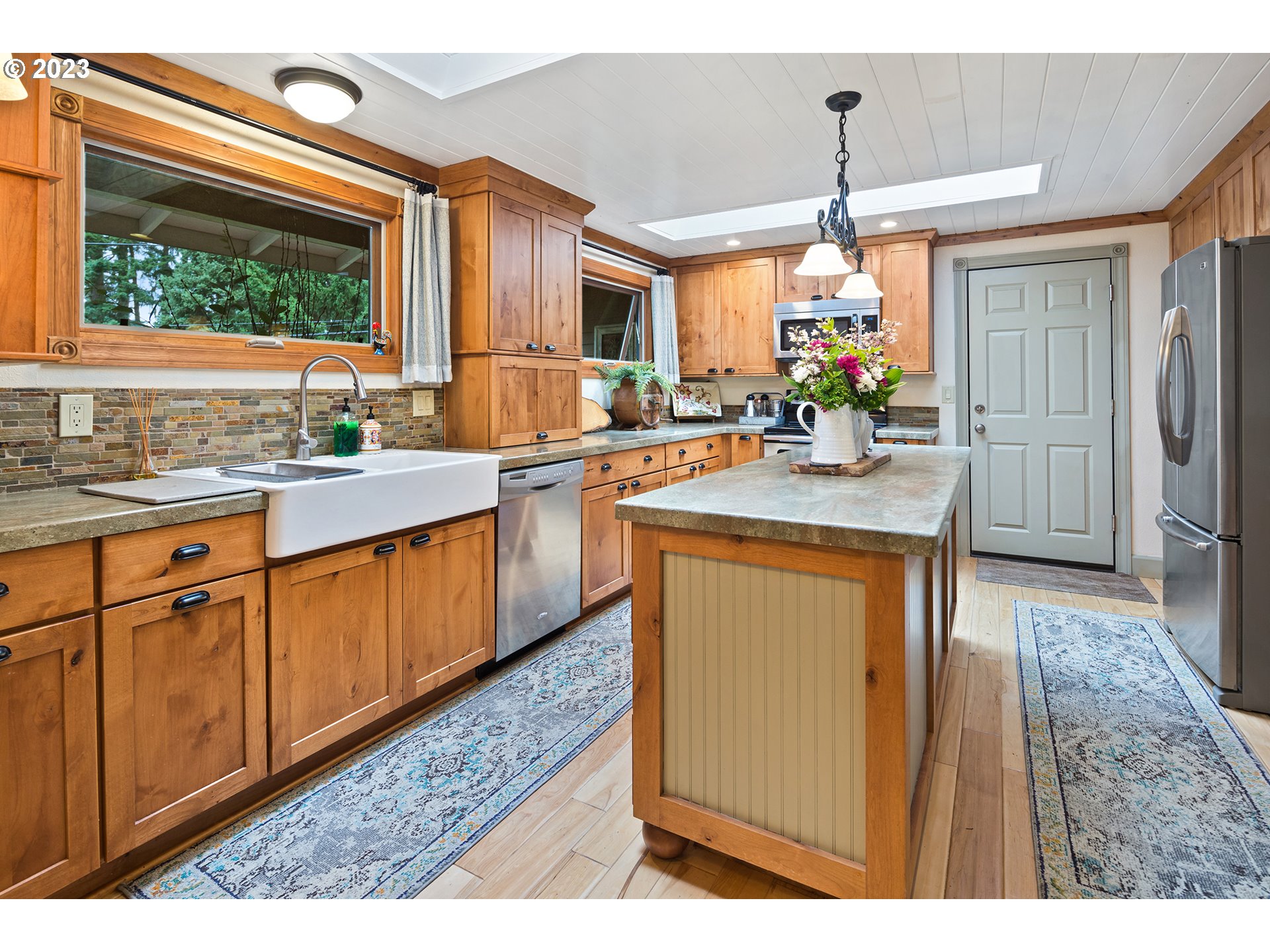 2410 Park Road Lake Oswego, OR 97034 - Photo 5 of 48 Gallery Image 5