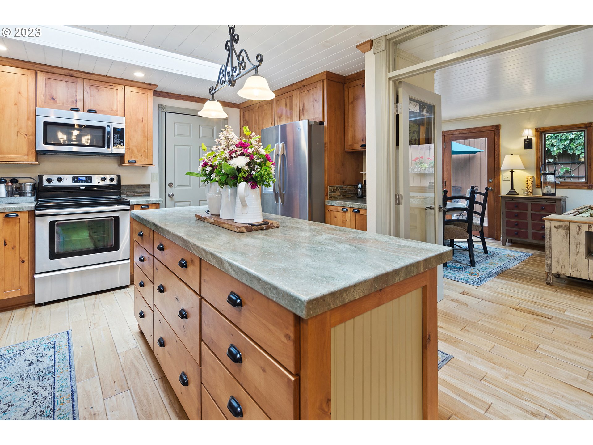 2410 Park Road Lake Oswego, OR 97034 - Photo 6 of 48 Gallery Image 6