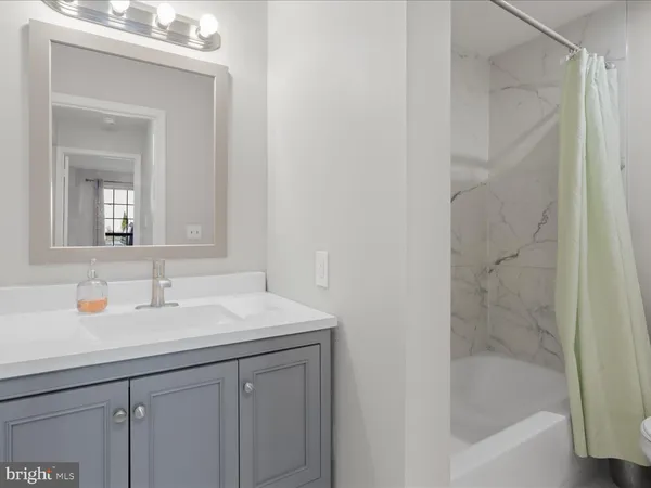 $2,125 | 6908 B Mary Caroline Circle, Unit B, Alexandria, VA 22310