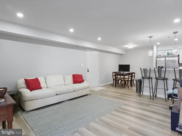 $2,125 | 6908 B Mary Caroline Circle, Unit B, Alexandria, VA 22310