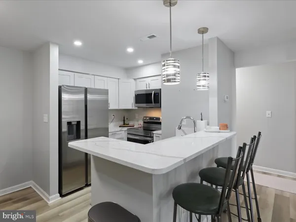 $2,125 | 6908 B Mary Caroline Circle, Unit B, Alexandria, VA 22310