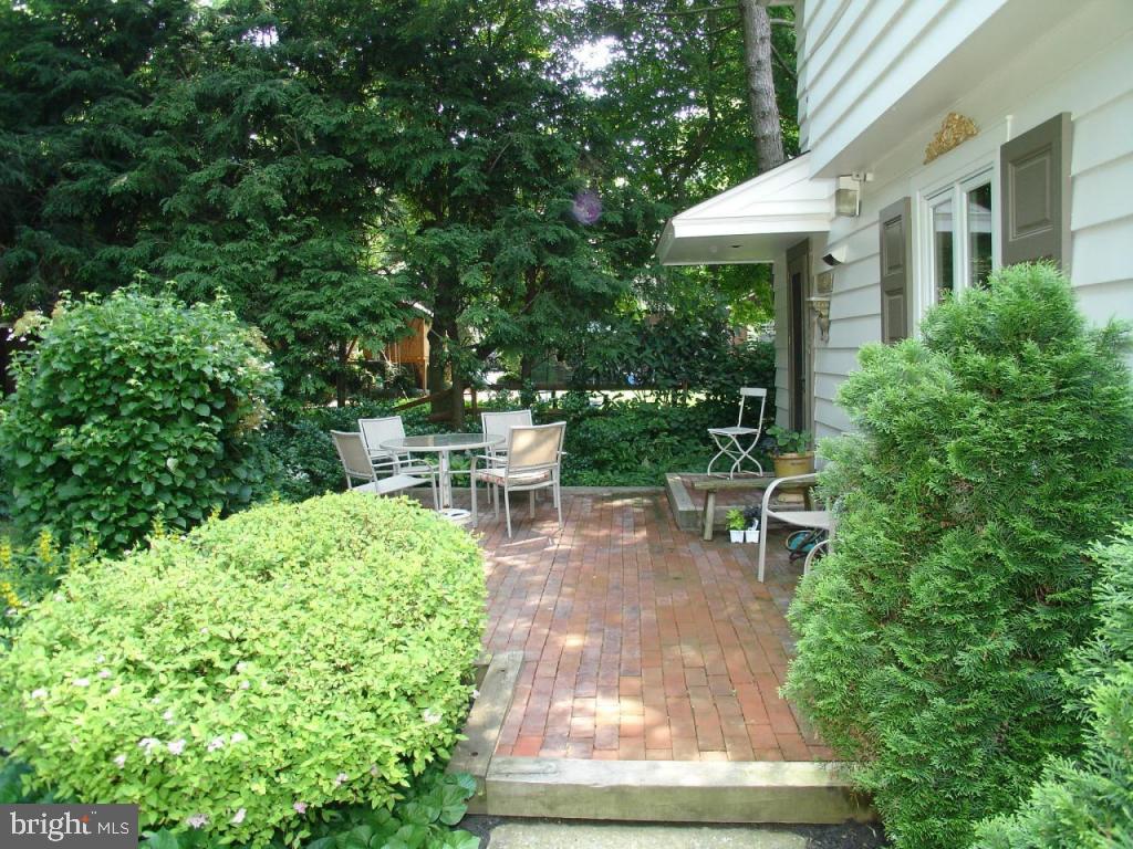 1315 Hillcrest Road Lancaster, PA 17603 - Photo 8 of 9 Gallery Image 8