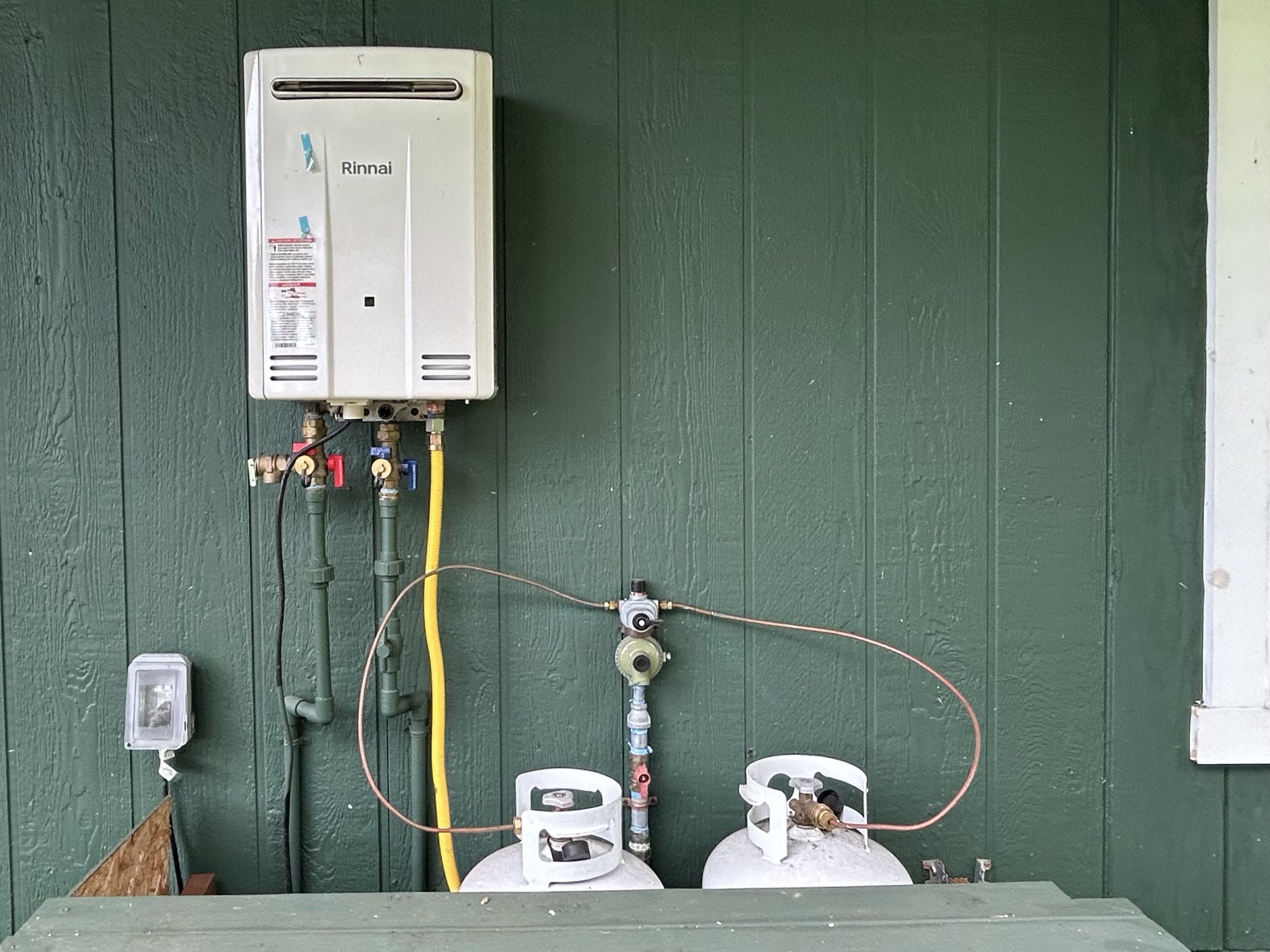 82-6136 D Road, Unit B Captain Cook, HI 96704 - Photo 24 of 30 a bathroom with a shower