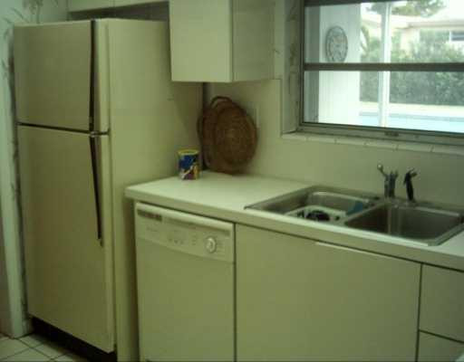 3508 West Park Road Hollywood, FL 33021 - Photo 4 of 15 Kitchen