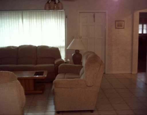3508 West Park Road Hollywood, FL 33021 - Photo 9 of 15 Living Room