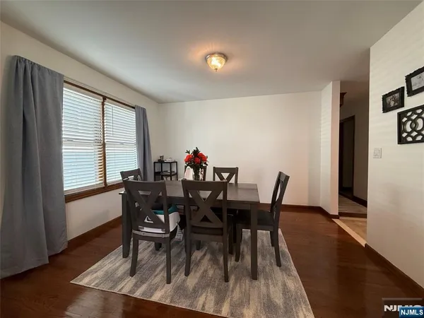 $3,250 | 555 Jefferson Street, Unit 1, Carlstadt, NJ 07072