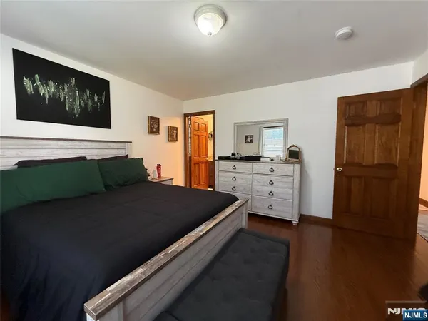 $3,250 | 555 Jefferson Street, Unit 1, Carlstadt, NJ 07072