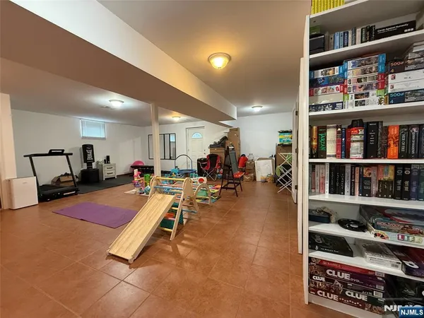 $3,250 | 555 Jefferson Street, Unit 1, Carlstadt, NJ 07072