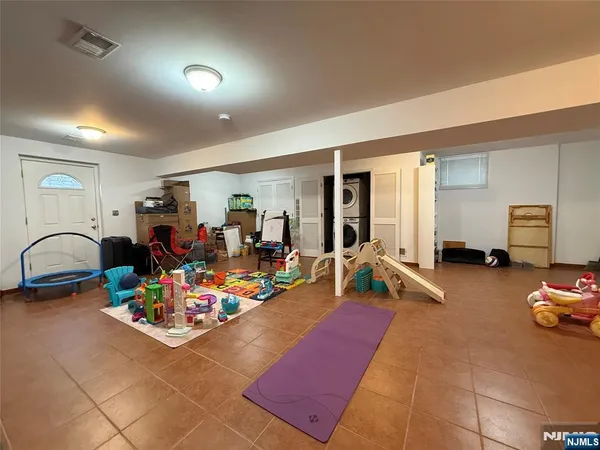 $3,250 | 555 Jefferson Street, Unit 1, Carlstadt, NJ 07072