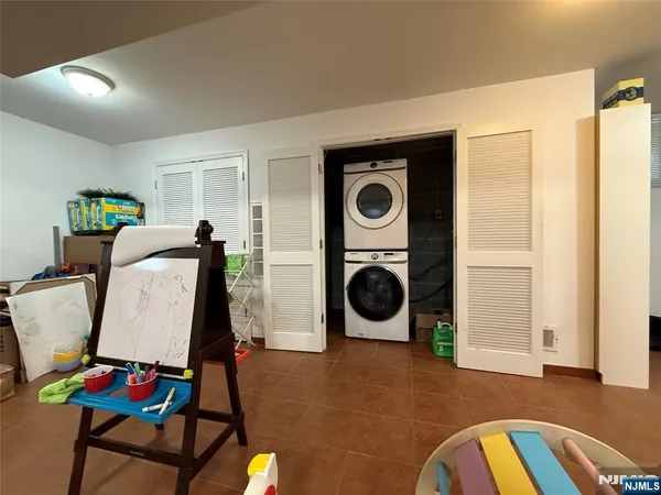 $3,250 | 555 Jefferson Street, Unit 1, Carlstadt, NJ 07072