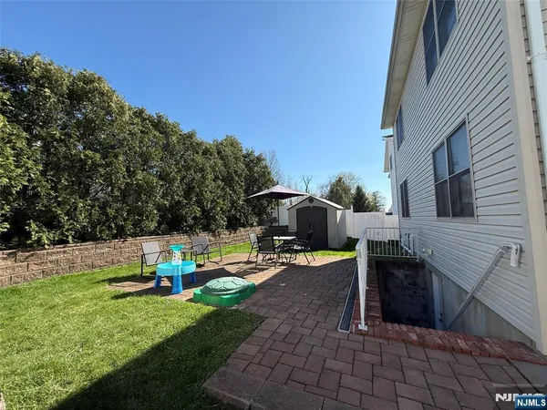 $3,250 | 555 Jefferson Street, Unit 1, Carlstadt, NJ 07072