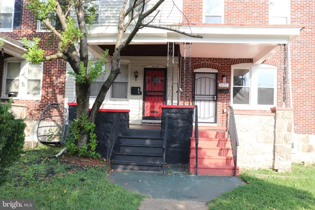 front view of house with a yard