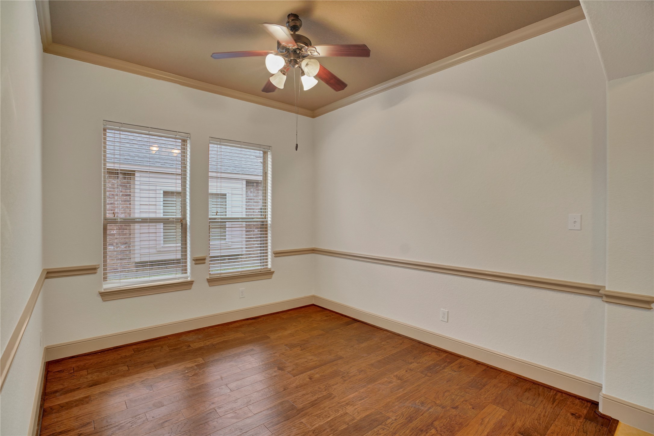 10 Tallgrass Way Spring, TX 77389 - Photo 9 of 23