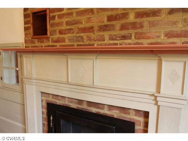 684 Crewsville Road Bumpass, VA 23024 - Photo 5 of 12 Dining Room - Dining Room Mantel