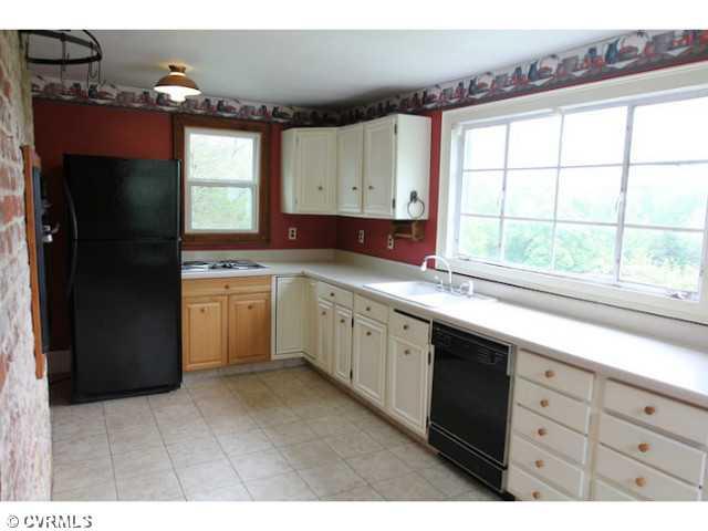 684 Crewsville Road Bumpass, VA 23024 - Photo 9 of 12 Kitchen