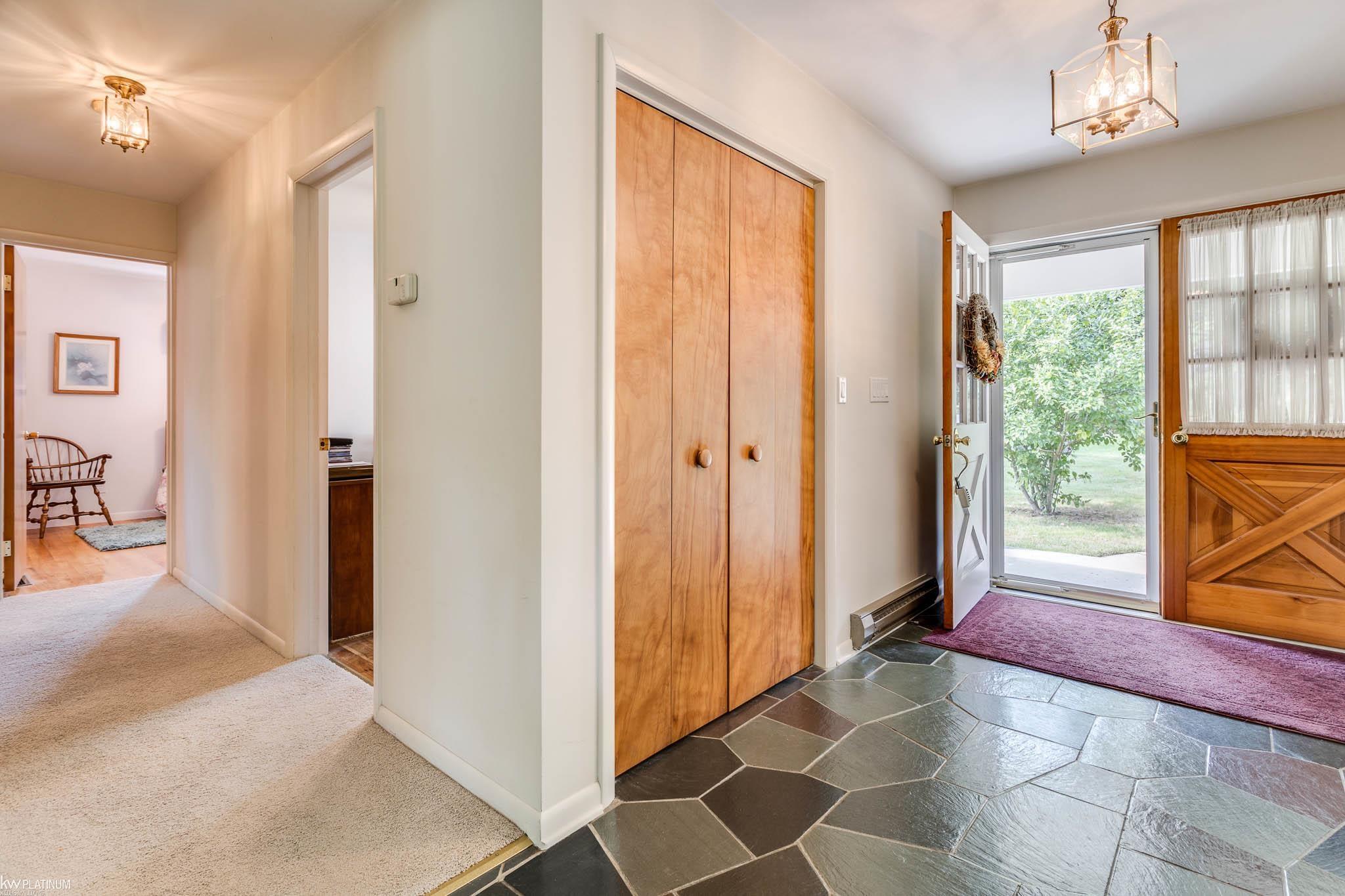268 George V Croswell, MI 48422 - Photo 12 of 59 Gallery Image 12