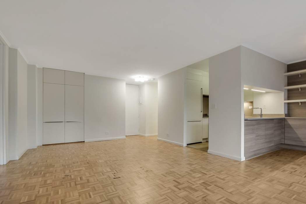 161 West 61st Street, Unit 15E Manhattan, NY 10023 - Photo 14 of 24 a view of empty room