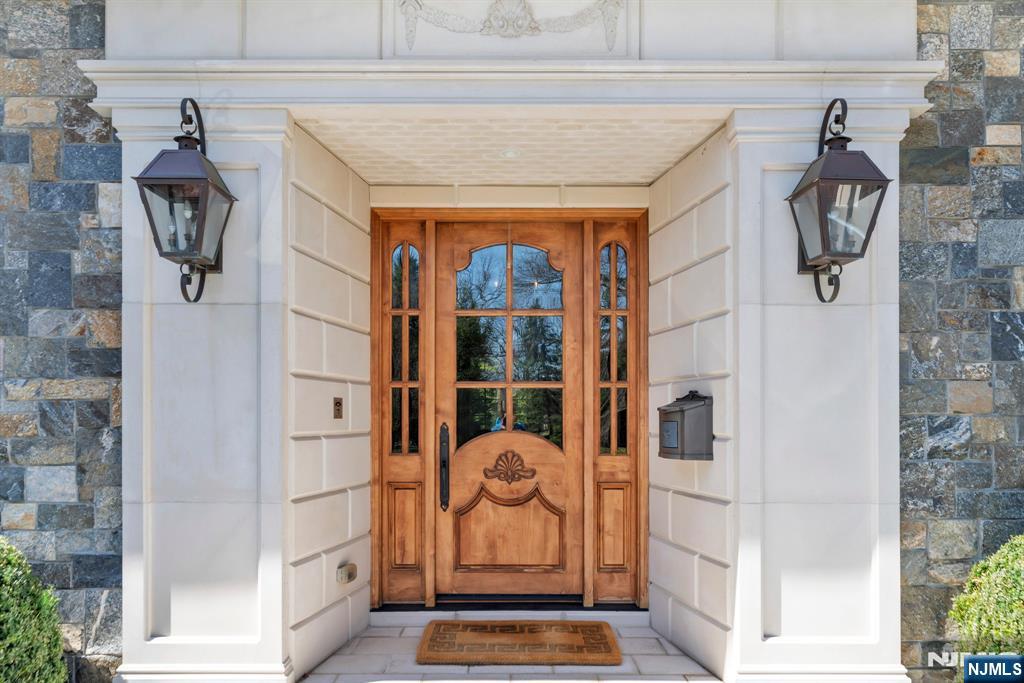 74 Roberts Road Englewood Cliffs, NJ 07632 - Photo 2 of 40