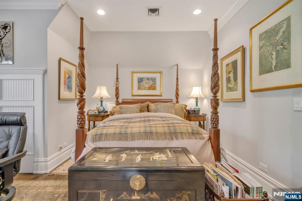 74 Roberts Road Englewood Cliffs, NJ 07632 - Photo 28 of 40