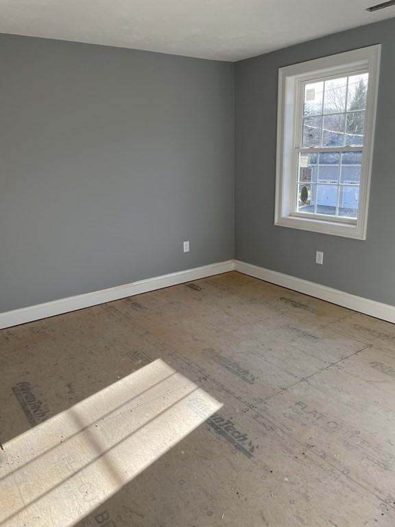 6 Allen Rd Extension Billerica, MA 01821 - Photo 8 of 17 an empty room with windows