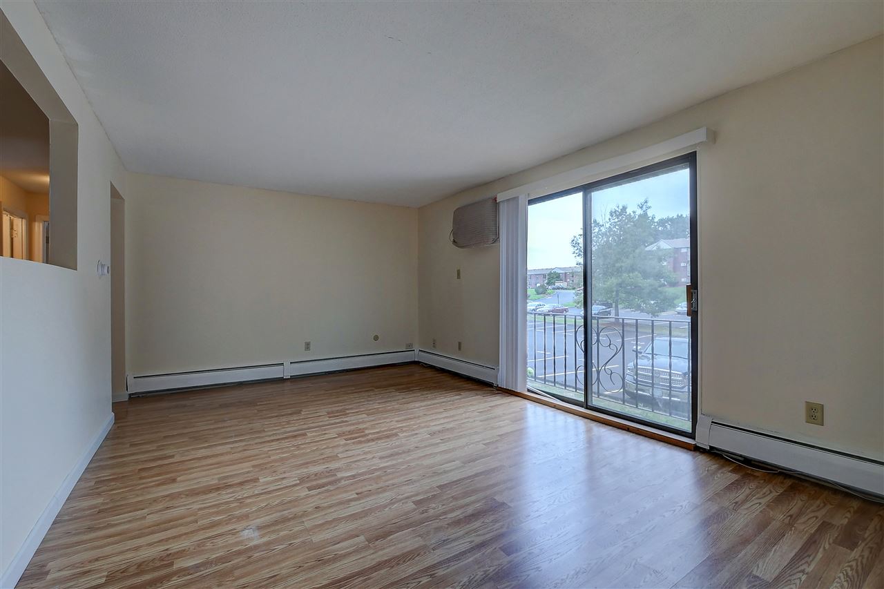123 English Village Road, Unit 201 Manchester, NH 03102 - Photo 5 of 23 Gallery Image 5