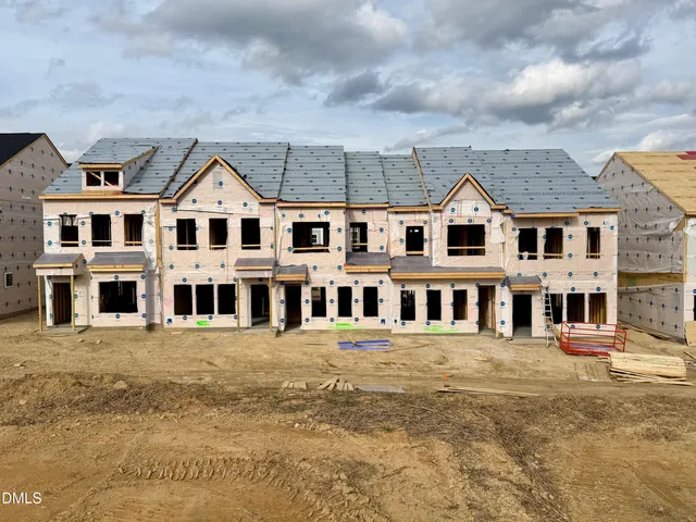 $270,479 | 136 Silver Fir Lane, Unit 245, Garner, NC 27529