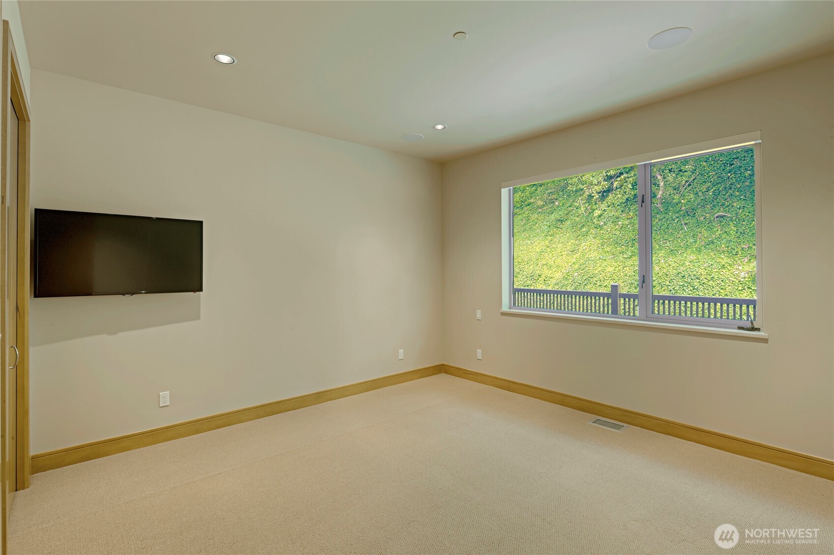 12701 Standring Lane Southwest Burien, WA 98146 - Photo 29 of 39