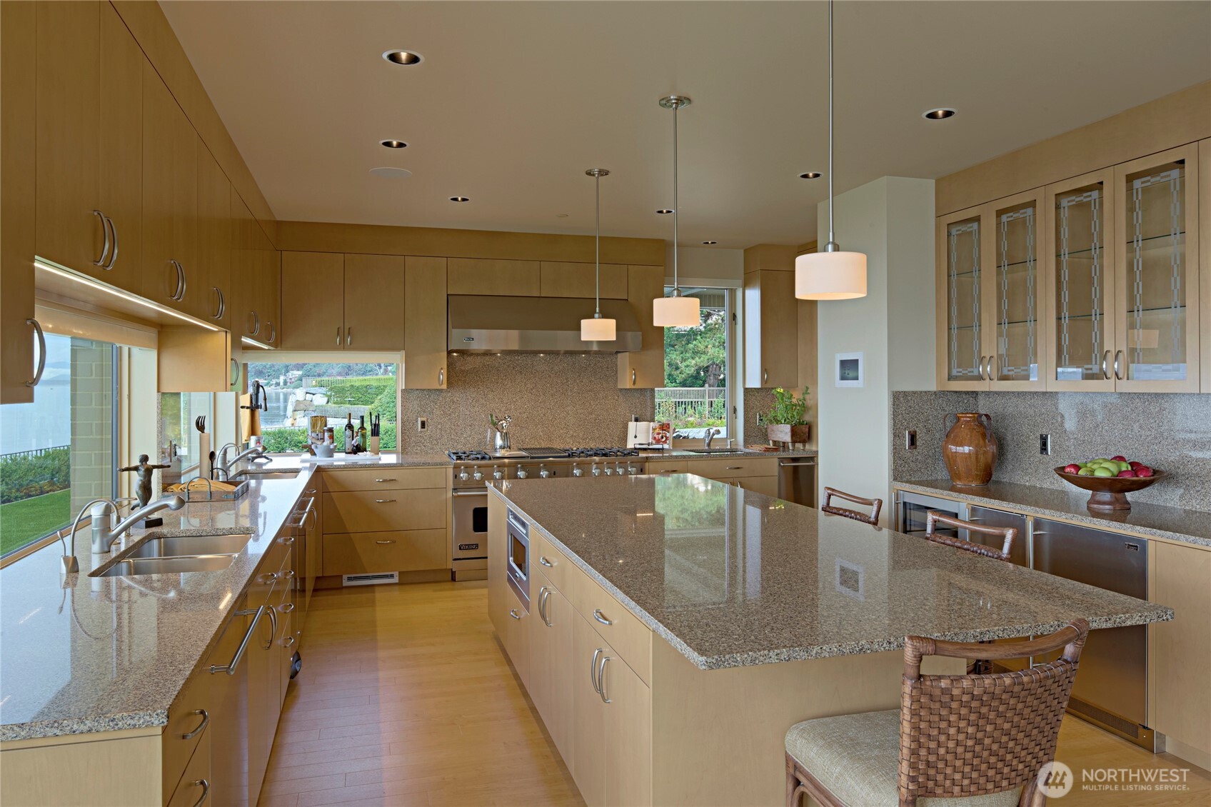 12701 Standring Lane Southwest Burien, WA 98146 - Photo 9 of 39
