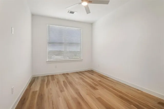 $2,550 | 405 North Ewing Avenue, Unit 406, Dallas, TX 75203