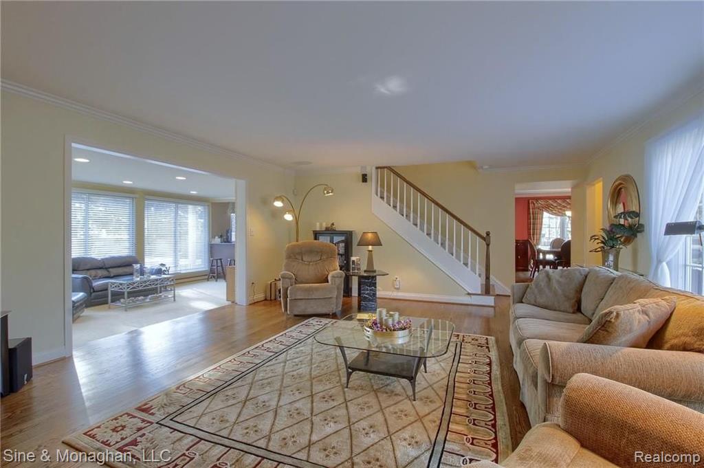 245 Vendome Road Grosse Pointe Farms, MI 48236 - Photo 6 of 42