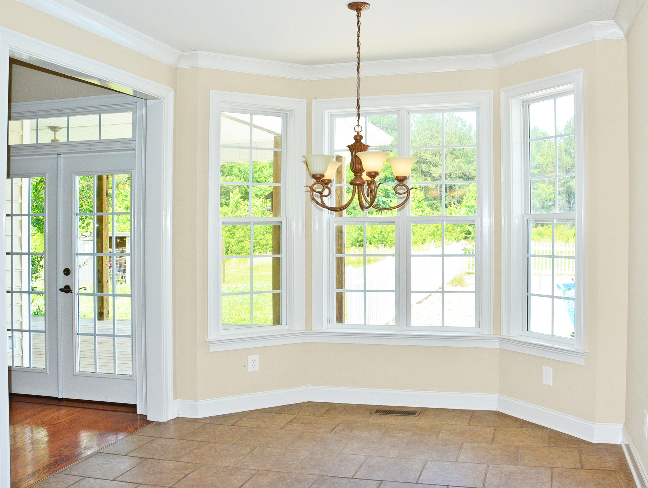 141 Old Eureka Road Northwest Charleston, TN 37310 - Photo 12 of 33 Breakfast Area