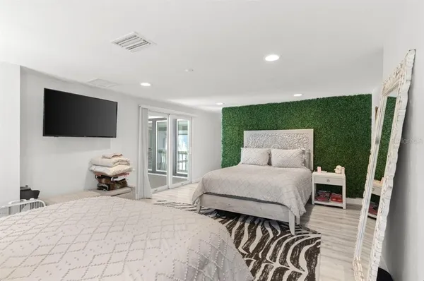 $3,799,000 | 765 Siesta Key Circle, Sarasota, FL 34242