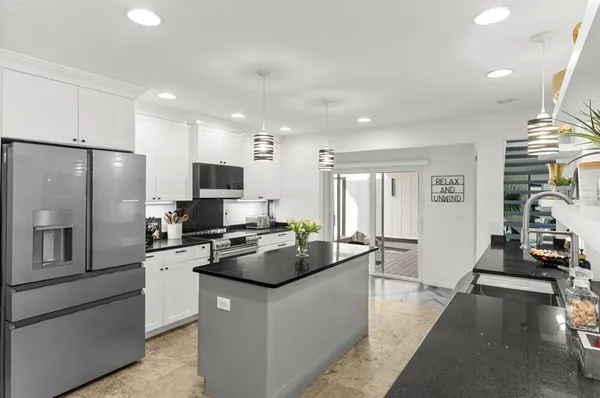 $3,799,000 | 765 Siesta Key Circle, Sarasota, FL 34242
