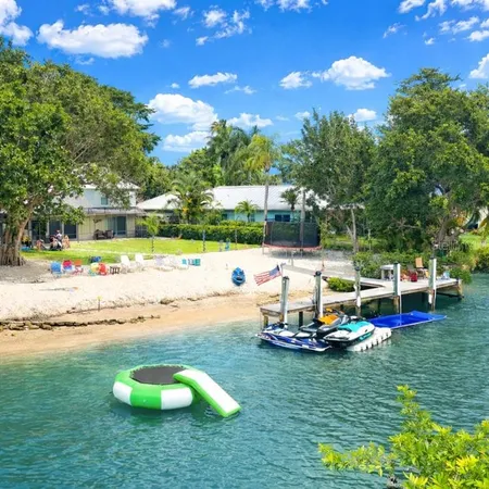$3,799,000 | 765 Siesta Key Circle, Sarasota, FL 34242