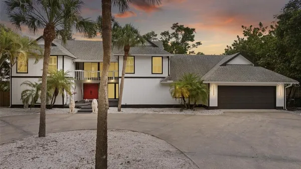 $3,799,000 | 765 Siesta Key Circle, Sarasota, FL 34242