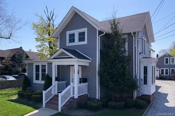 $2,980 | 172 Fire Island Avenue, Unit 1, Babylon, NY 11702