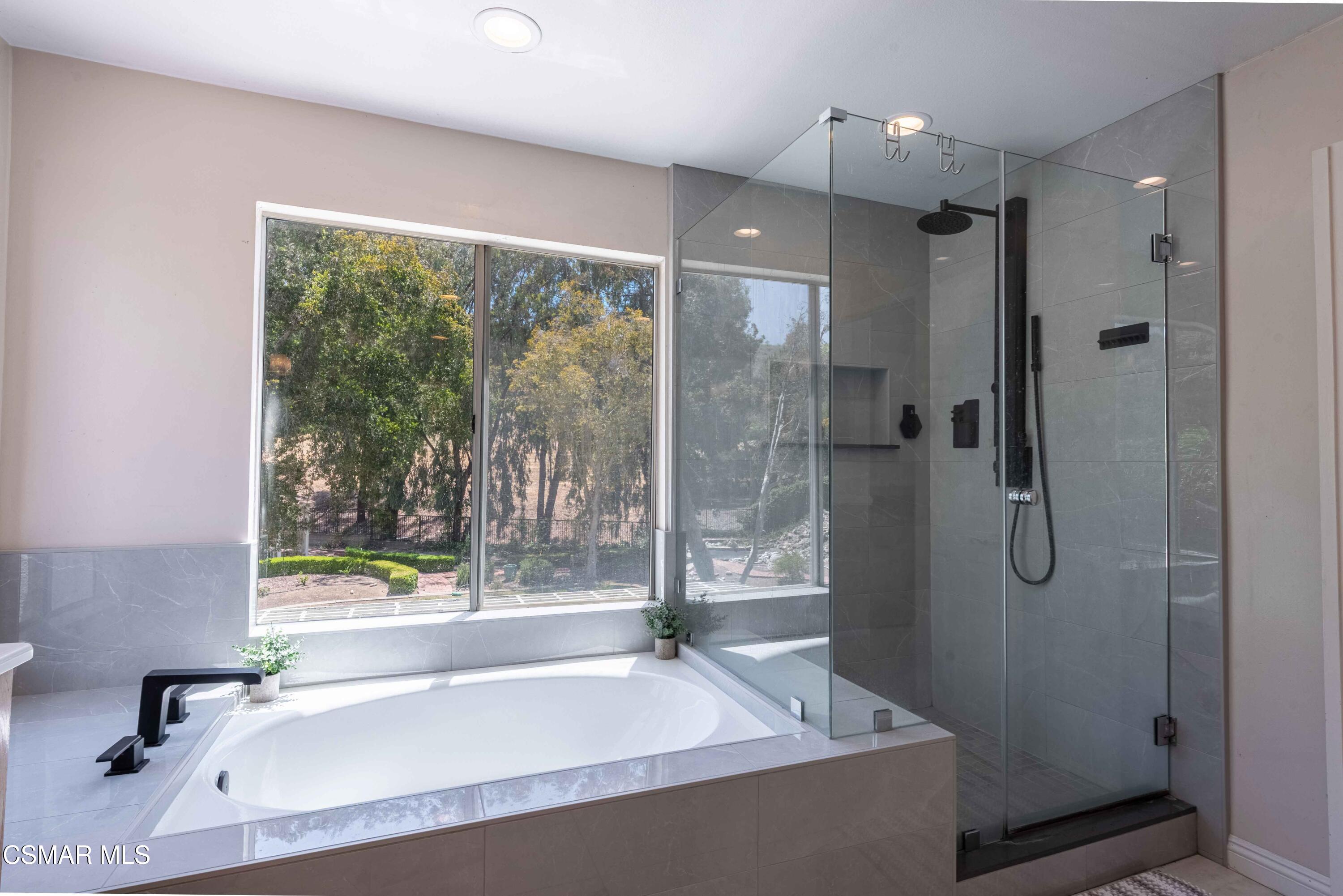 11816 Maple Crest Street Moorpark, CA 93021 - Photo 35 of 63 11816MapleCrestSt 41