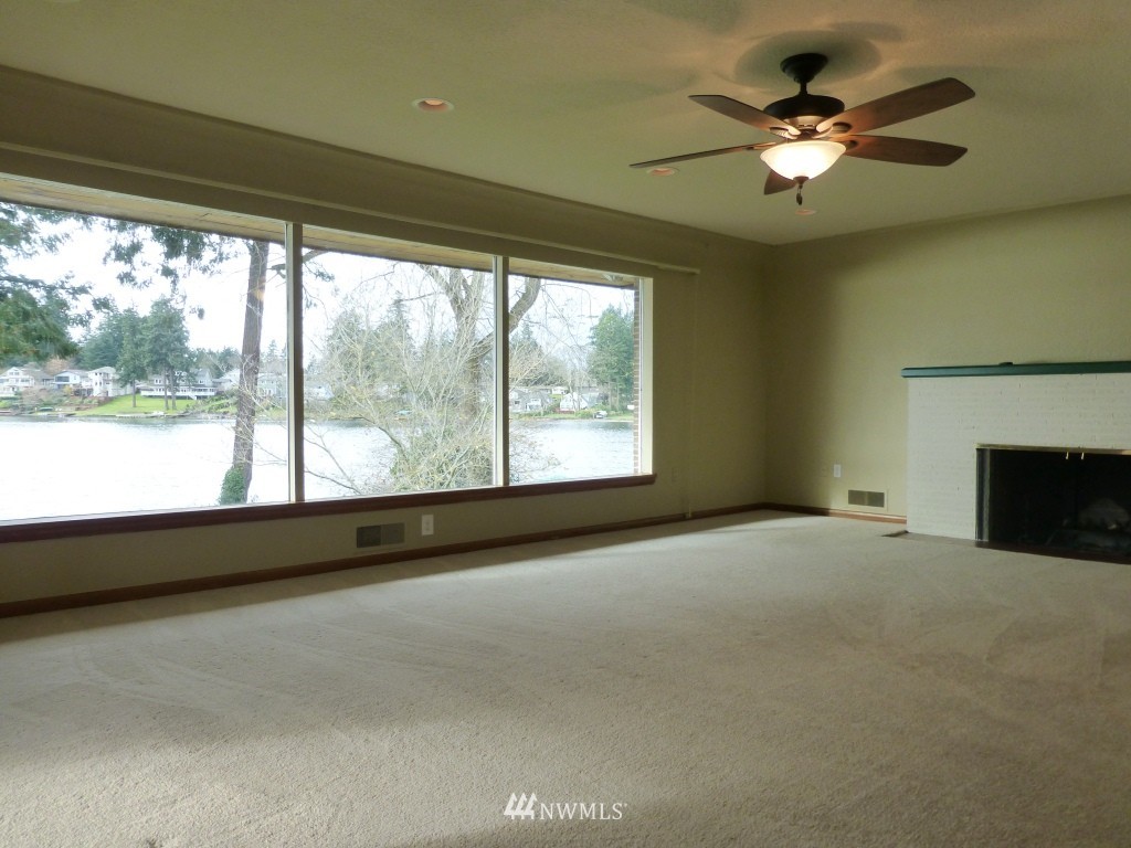 9012 Lake Steilacoom Point Road Southwest Lakewood, WA 98498 - Photo 3 of 15 Gallery Image 3
